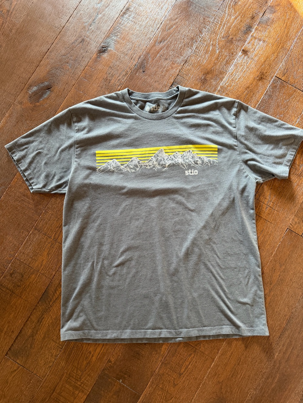 Stio Men’s Cotton Blend Tee XL Mountains Gray